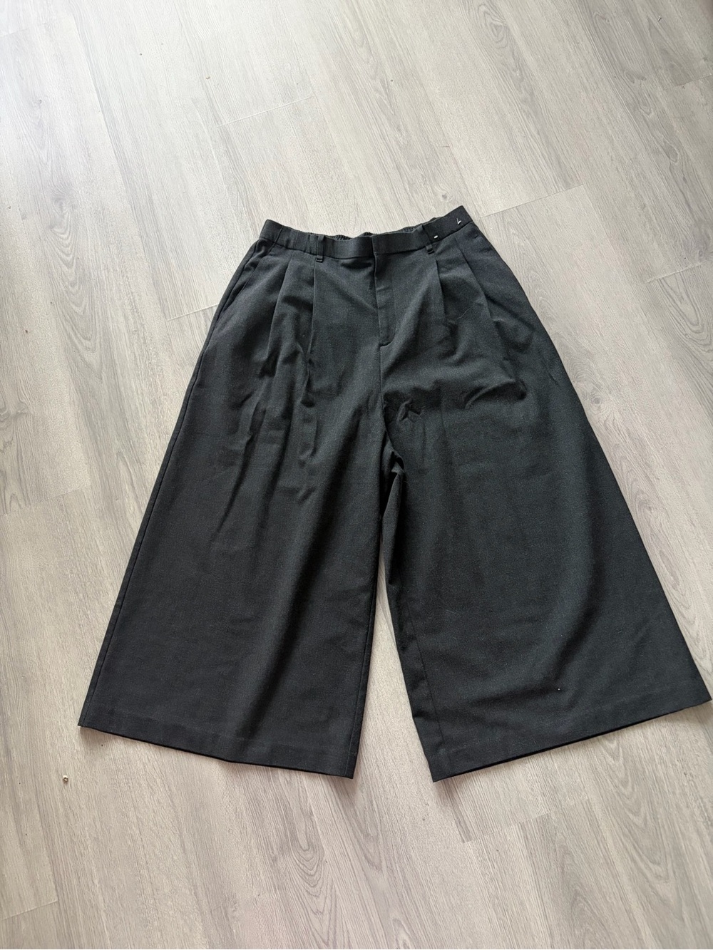 Uniqlo Black Wide-Leg Culotte Pants